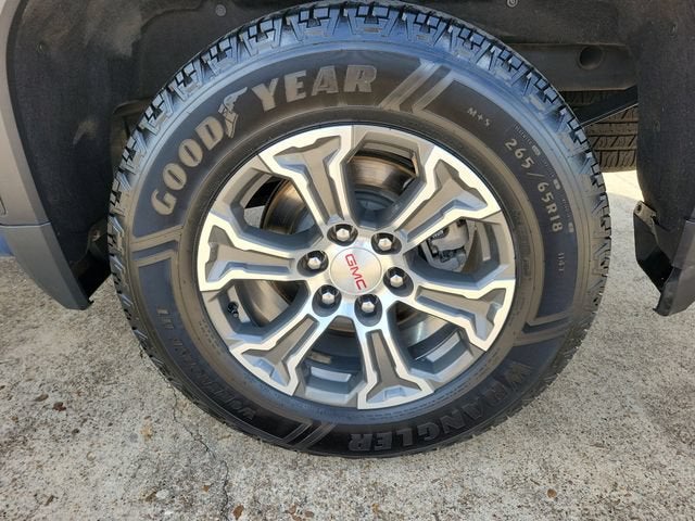 2024 GMC Sierra 1500 SLT - Photo 9