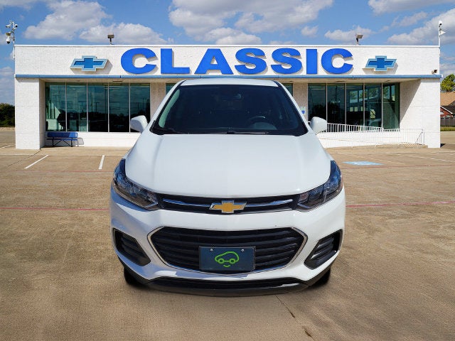 2022 Chevrolet Trax LS - Photo 2